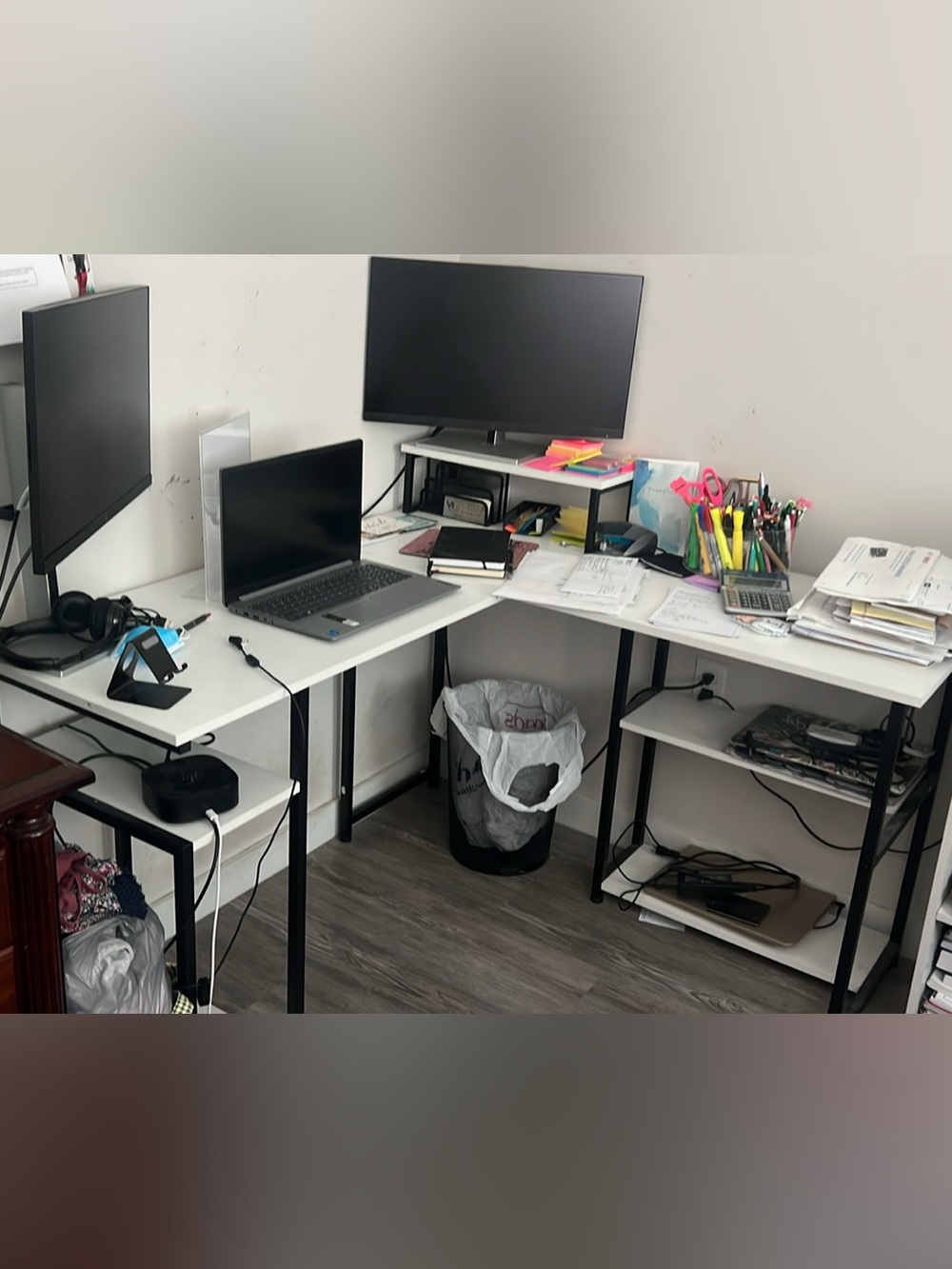 PICK UP ONLY MIAMI. White & Black L-Shaped Home Office Desk. MOVE OUT SALE